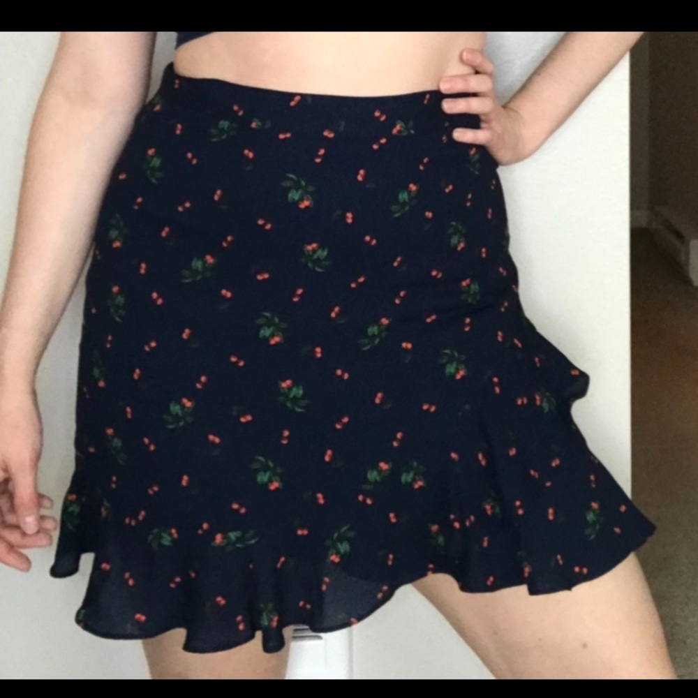 Banana Republic Cherries Miniskirt With Ruffles Navy Blue Size 8